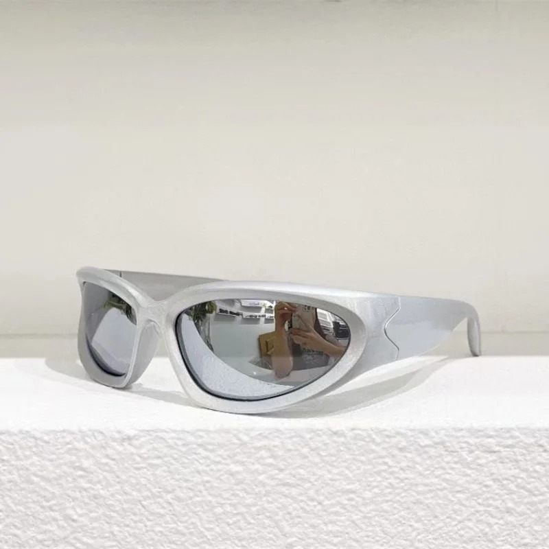 نظارات شمسية فاخرة بتصميم Y2K  - مراجعة Uv Resin وسعره