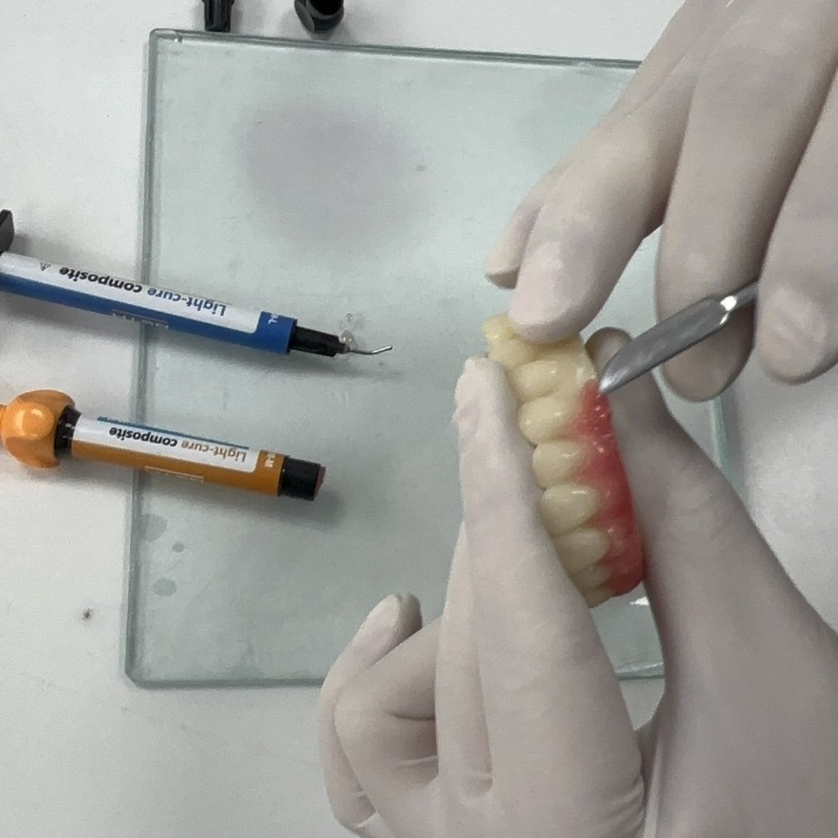 مواد طب الأسنان بوليمر بورسلين - مراجعة Uv Resin وسعره